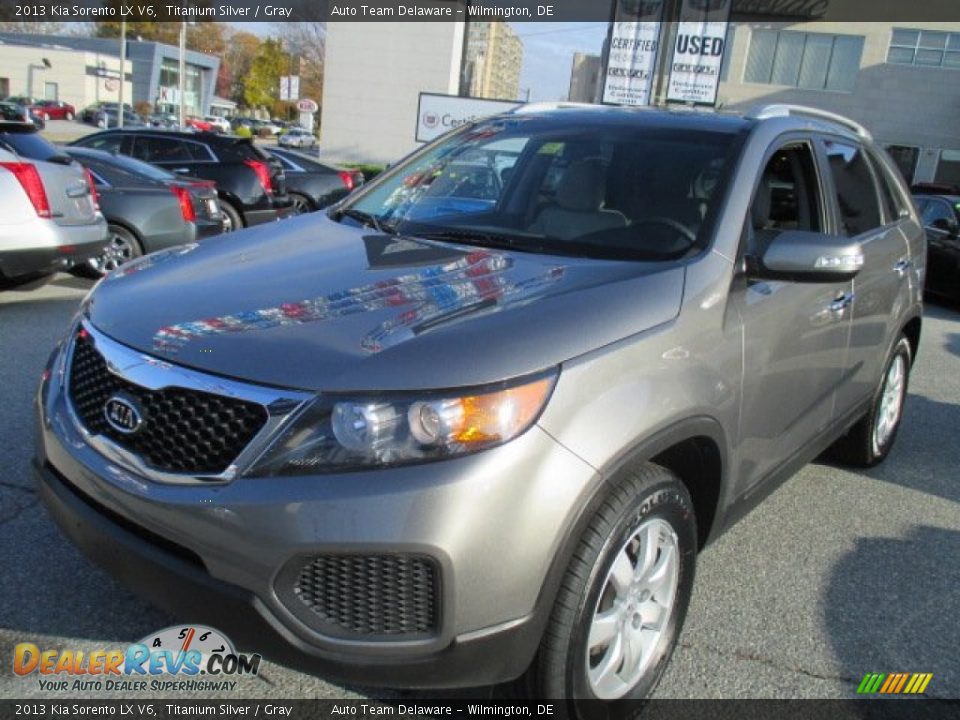 2013 Kia Sorento LX V6 Titanium Silver / Gray Photo #2