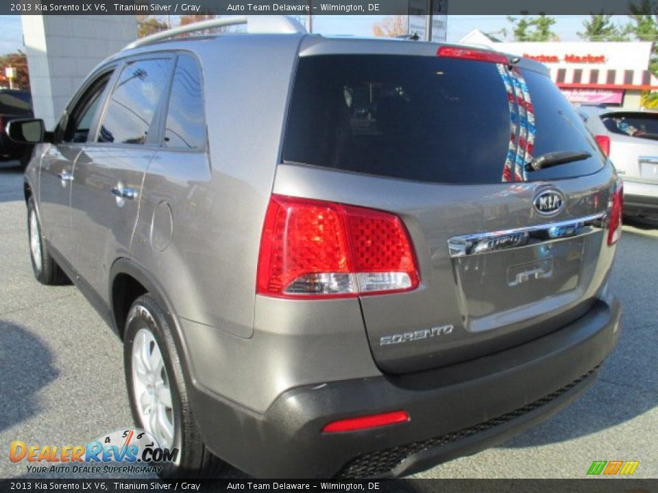 2013 Kia Sorento LX V6 Titanium Silver / Gray Photo #4