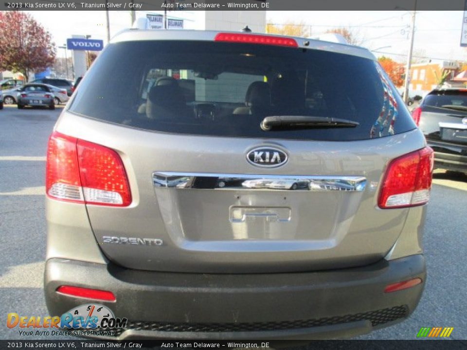 2013 Kia Sorento LX V6 Titanium Silver / Gray Photo #5