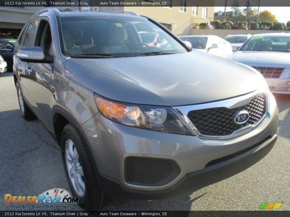 2013 Kia Sorento LX V6 Titanium Silver / Gray Photo #8