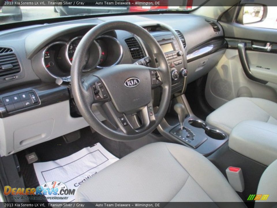 2013 Kia Sorento LX V6 Titanium Silver / Gray Photo #11