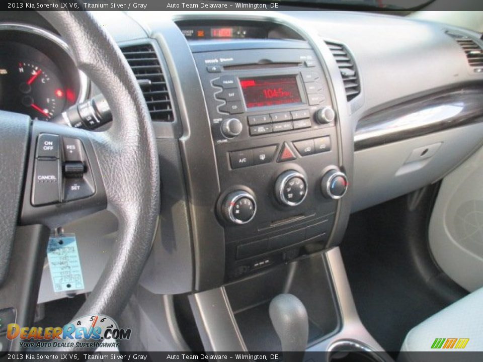 2013 Kia Sorento LX V6 Titanium Silver / Gray Photo #15
