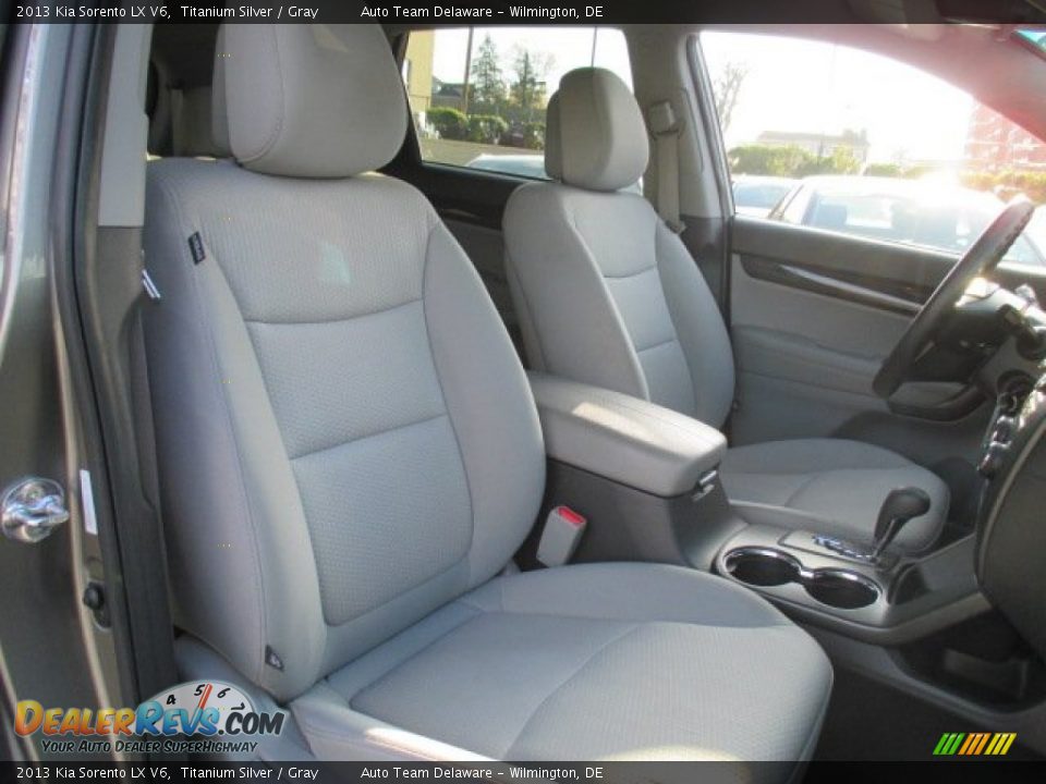2013 Kia Sorento LX V6 Titanium Silver / Gray Photo #18