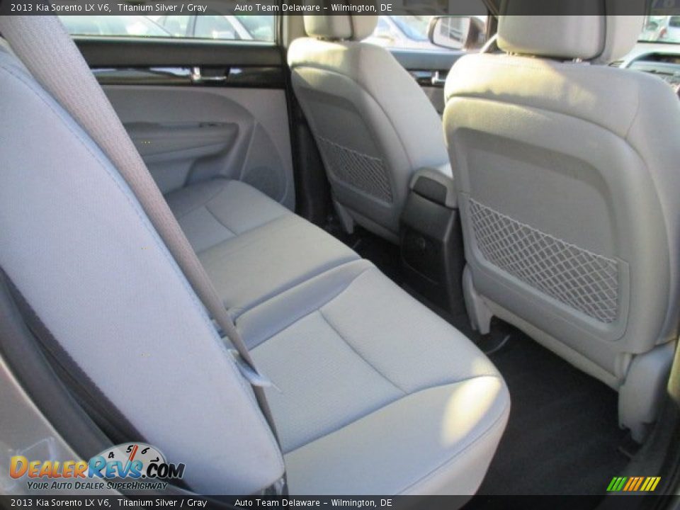 2013 Kia Sorento LX V6 Titanium Silver / Gray Photo #19