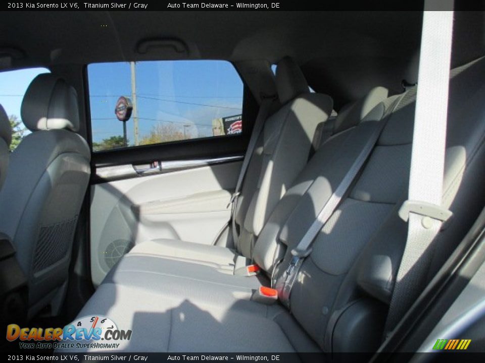 2013 Kia Sorento LX V6 Titanium Silver / Gray Photo #21