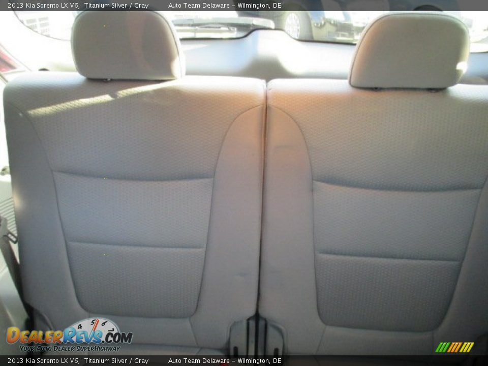 2013 Kia Sorento LX V6 Titanium Silver / Gray Photo #23