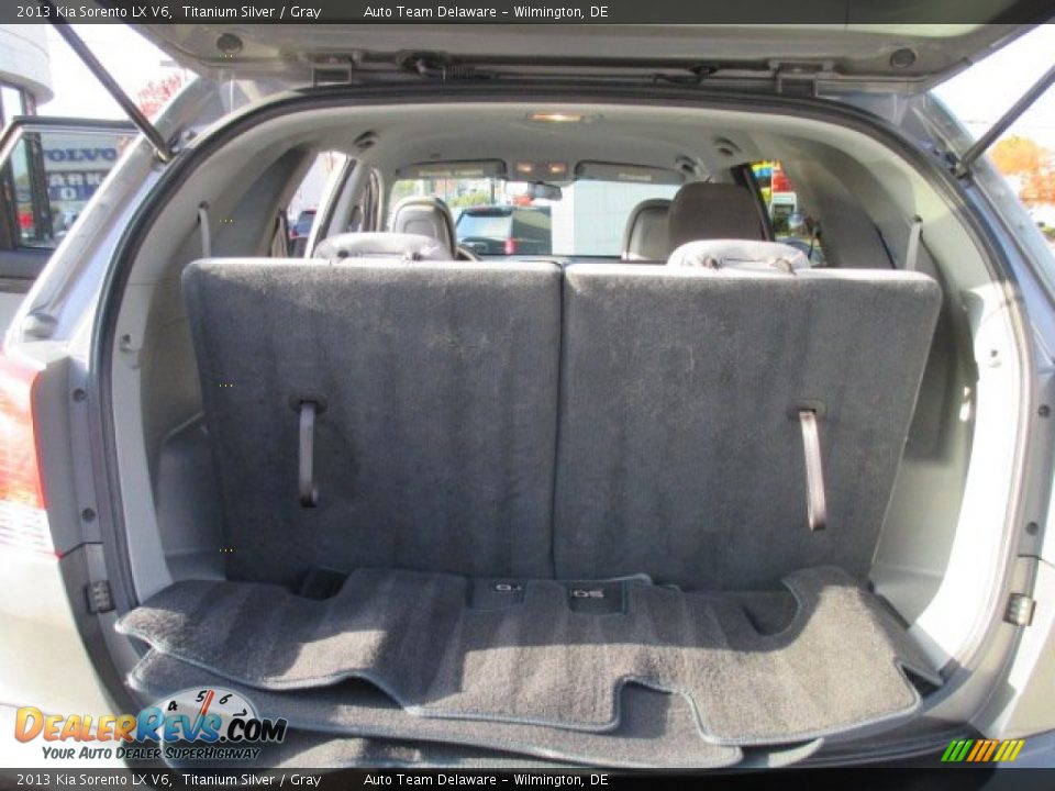 2013 Kia Sorento LX V6 Titanium Silver / Gray Photo #24