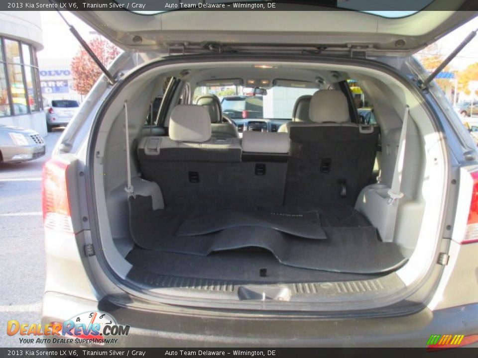 2013 Kia Sorento LX V6 Titanium Silver / Gray Photo #25