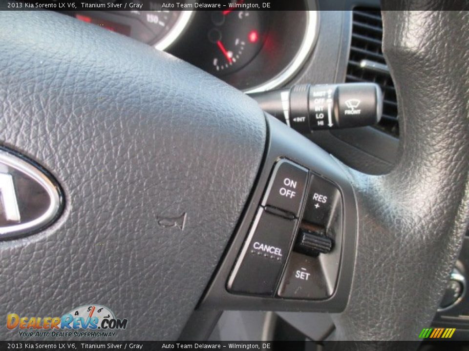 2013 Kia Sorento LX V6 Titanium Silver / Gray Photo #36