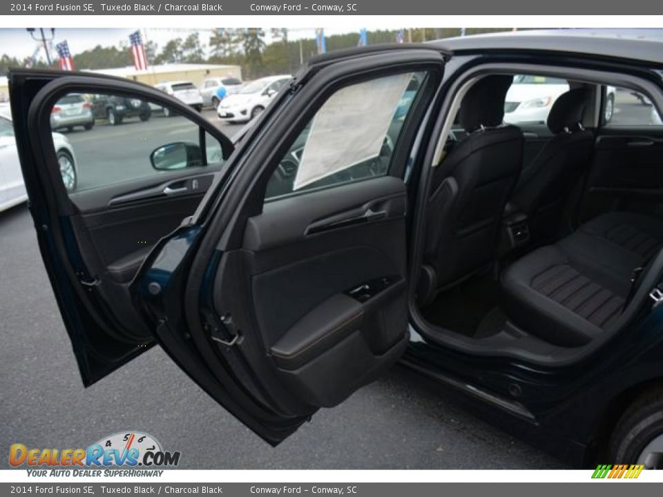 2014 Ford Fusion SE Tuxedo Black / Charcoal Black Photo #9