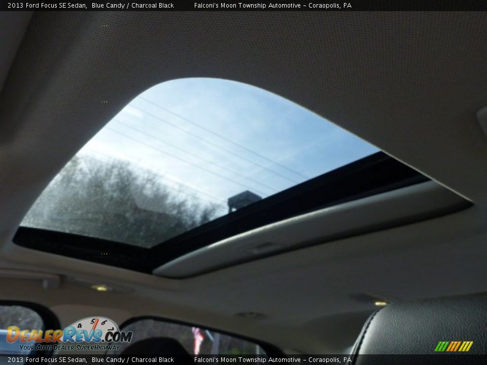 2013 Ford Focus SE Sedan Blue Candy / Charcoal Black Photo #18