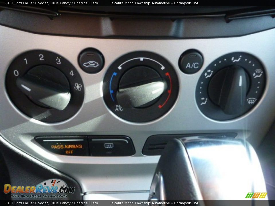 2013 Ford Focus SE Sedan Blue Candy / Charcoal Black Photo #23