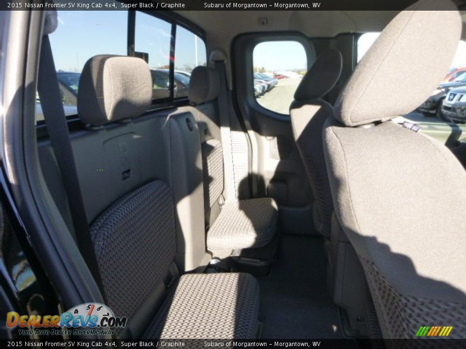 2015 Nissan Frontier SV King Cab 4x4 Super Black / Graphite Photo #11