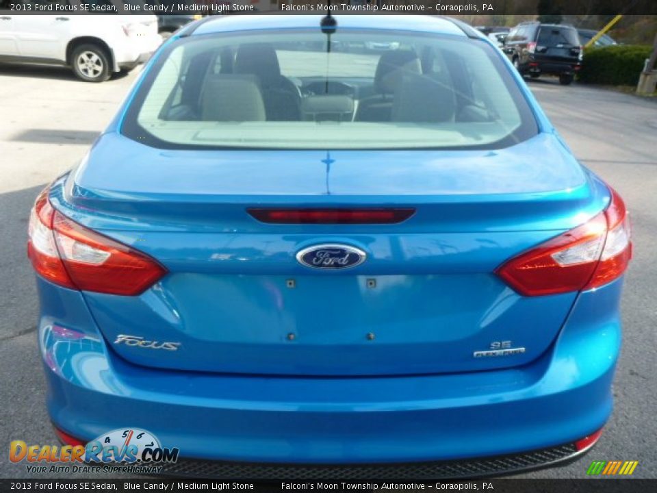 2013 Ford Focus SE Sedan Blue Candy / Medium Light Stone Photo #7
