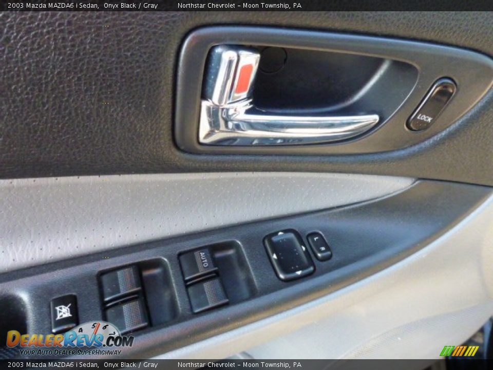 2003 Mazda MAZDA6 i Sedan Onyx Black / Gray Photo #13