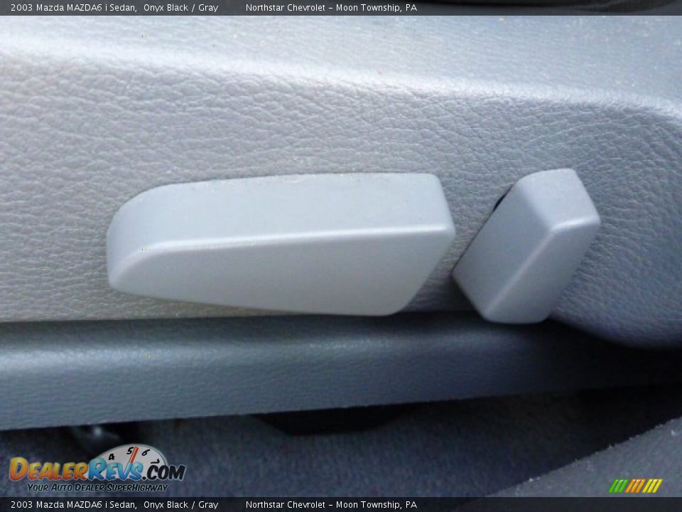 2003 Mazda MAZDA6 i Sedan Onyx Black / Gray Photo #15