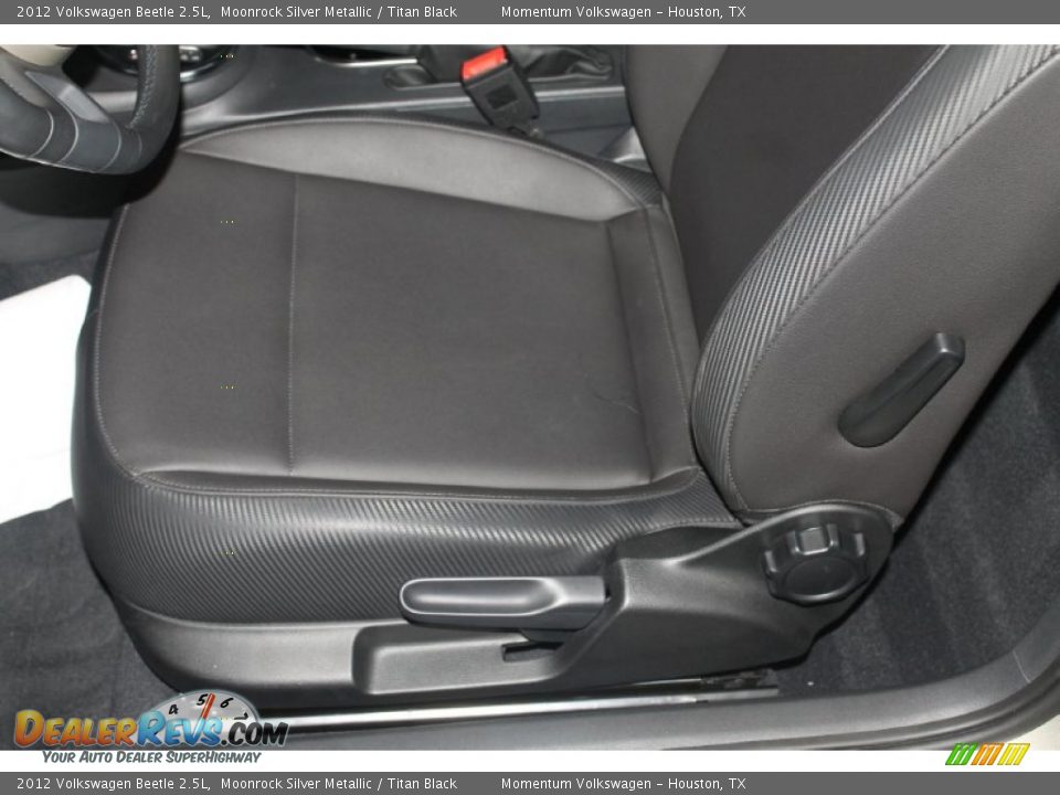 2012 Volkswagen Beetle 2.5L Moonrock Silver Metallic / Titan Black Photo #14