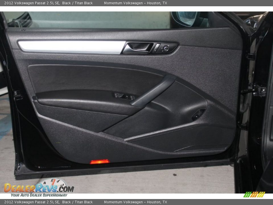 2012 Volkswagen Passat 2.5L SE Black / Titan Black Photo #13