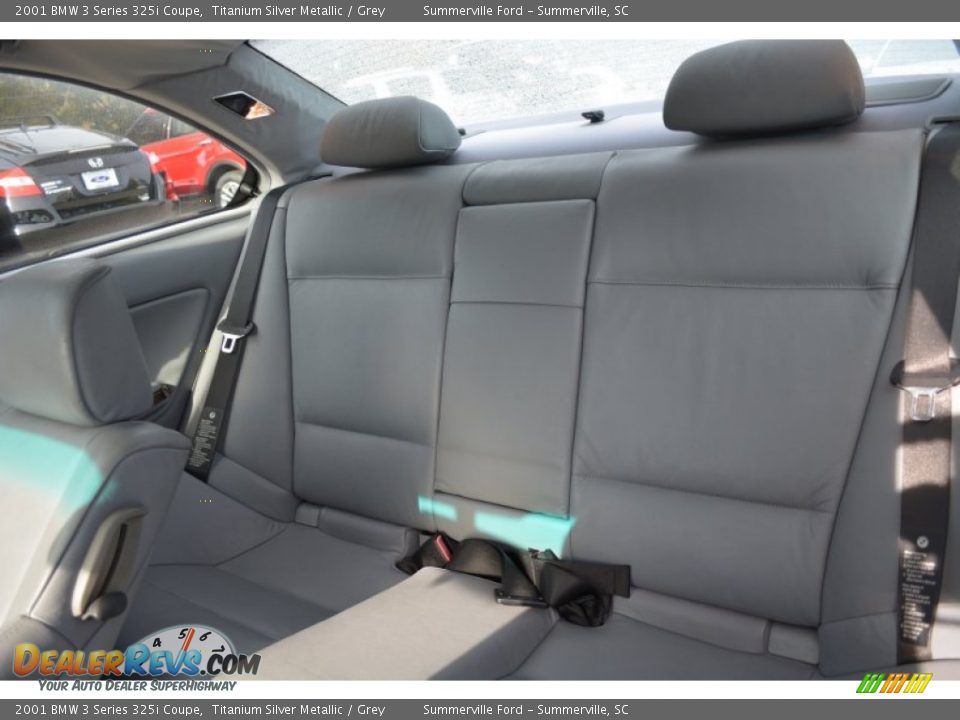 2001 BMW 3 Series 325i Coupe Titanium Silver Metallic / Grey Photo #10