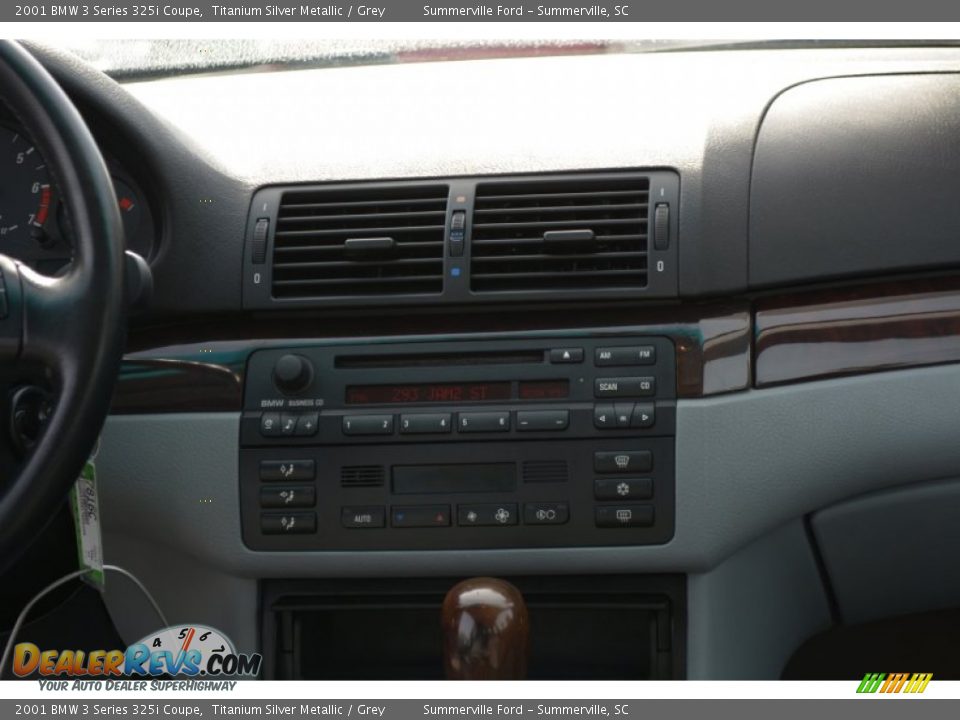 2001 BMW 3 Series 325i Coupe Titanium Silver Metallic / Grey Photo #13