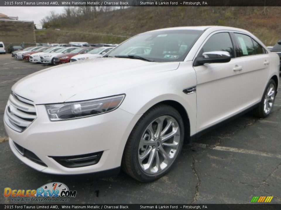 Front 3/4 View of 2015 Ford Taurus Limited AWD Photo #5