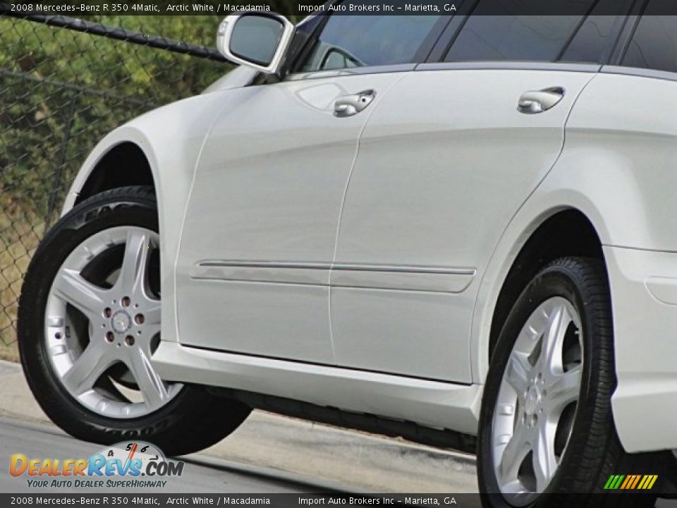 2008 Mercedes-Benz R 350 4Matic Arctic White / Macadamia Photo #24