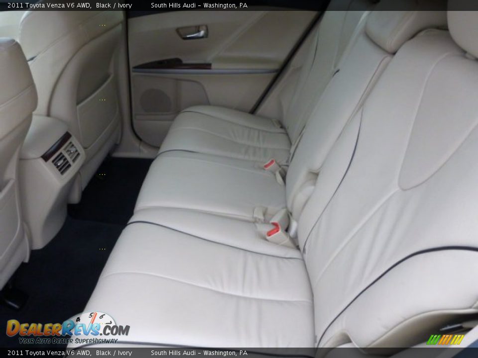 2011 Toyota Venza V6 AWD Black / Ivory Photo #11