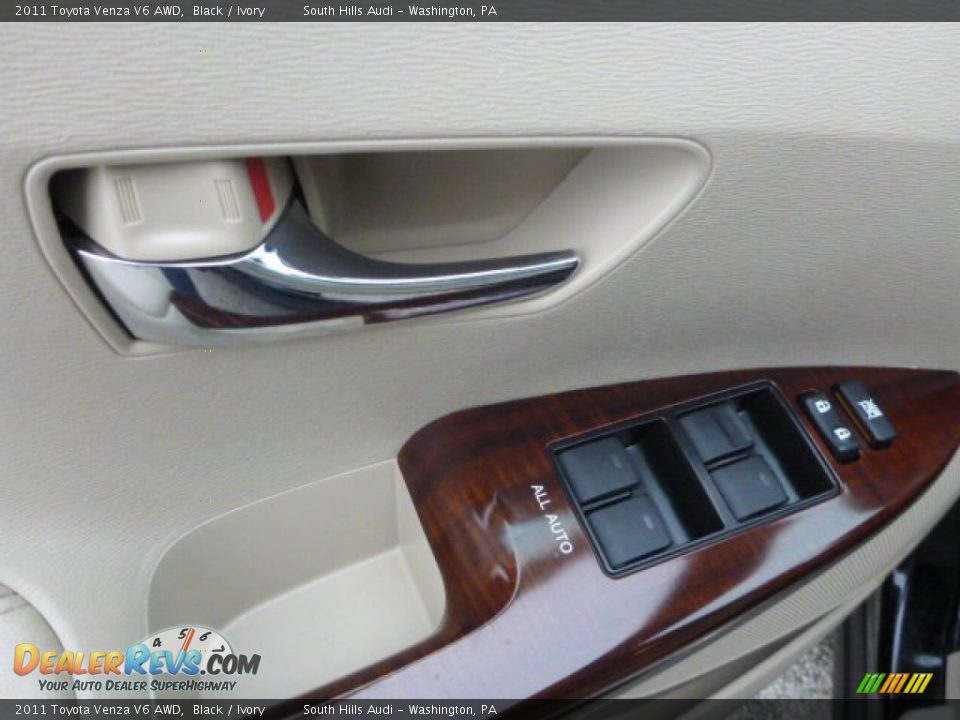 2011 Toyota Venza V6 AWD Black / Ivory Photo #13