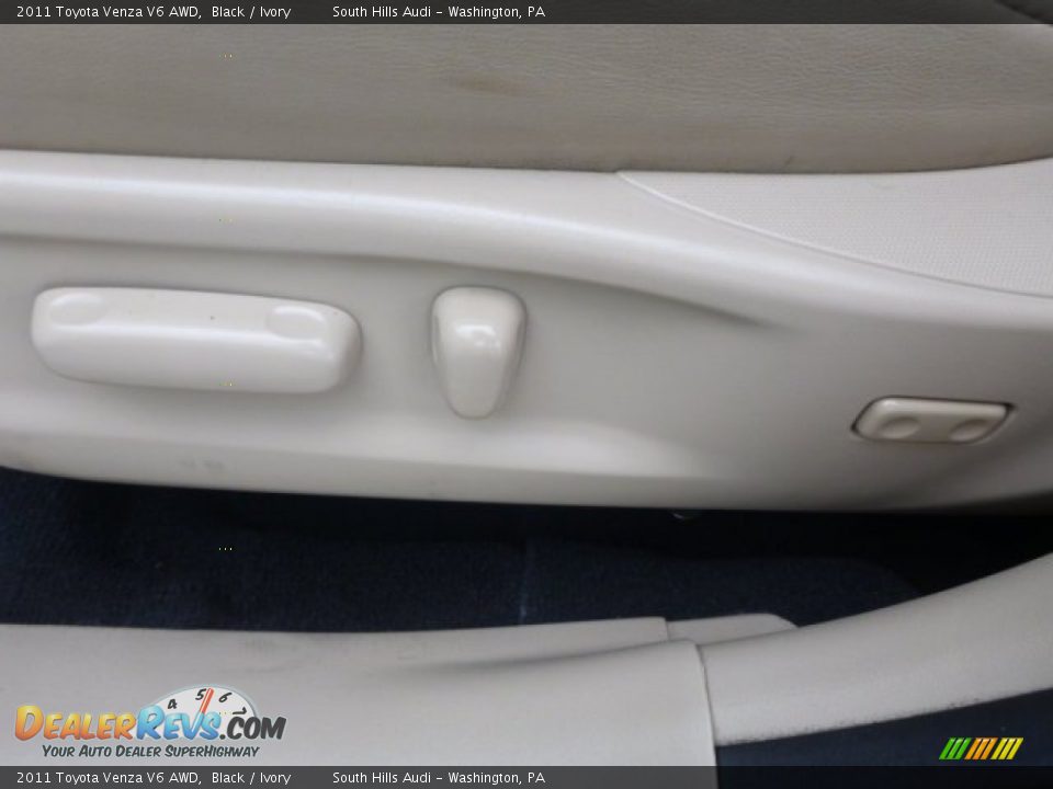 2011 Toyota Venza V6 AWD Black / Ivory Photo #14