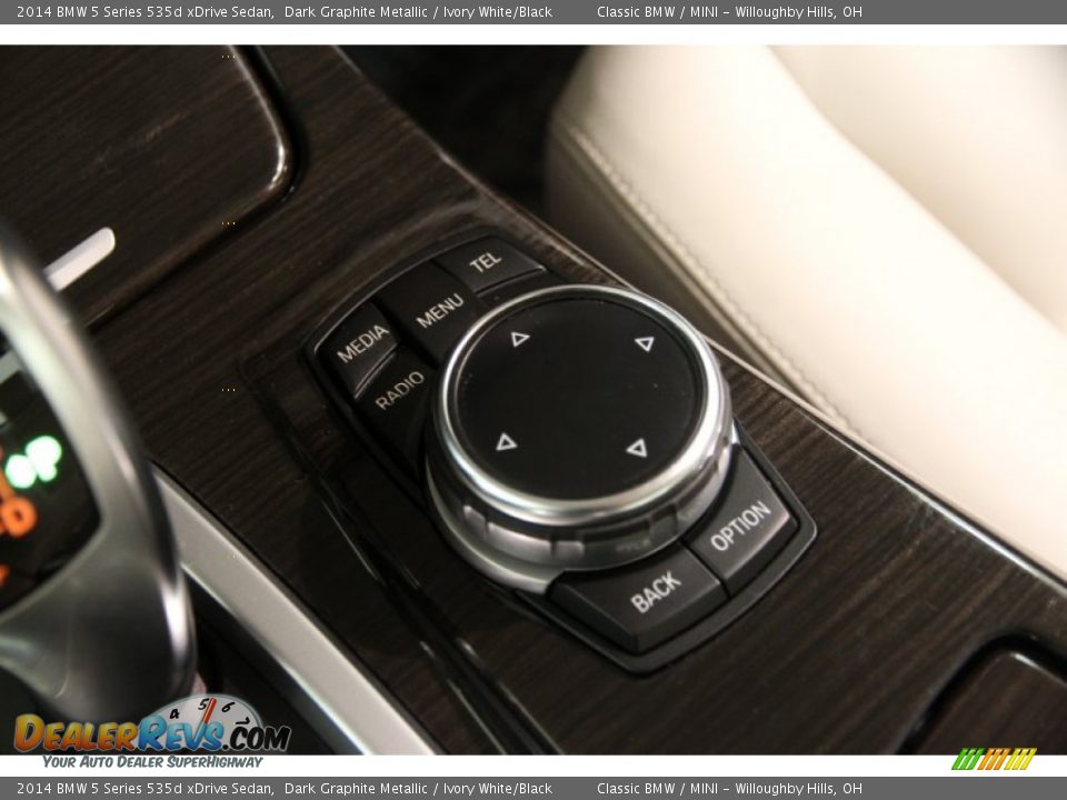 2014 BMW 5 Series 535d xDrive Sedan Dark Graphite Metallic / Ivory White/Black Photo #34