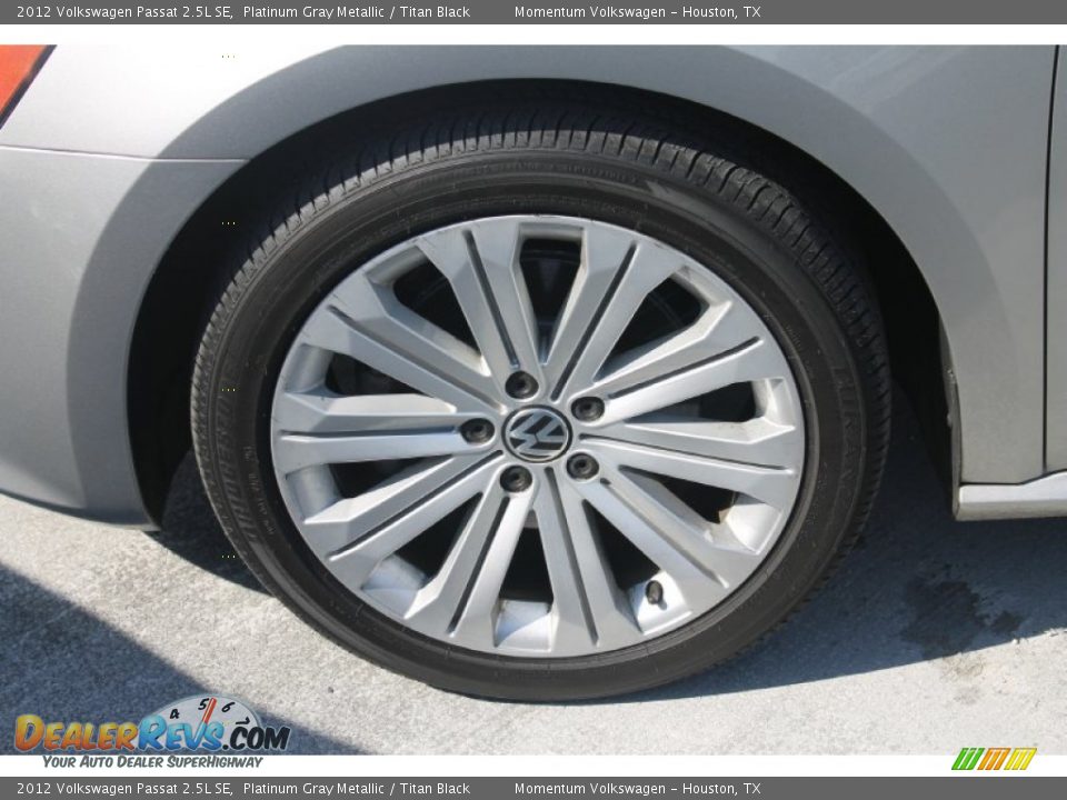 2012 Volkswagen Passat 2.5L SE Platinum Gray Metallic / Titan Black Photo #3