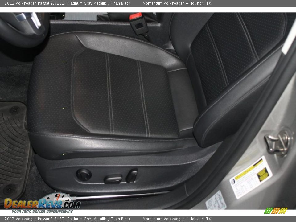 2012 Volkswagen Passat 2.5L SE Platinum Gray Metallic / Titan Black Photo #13