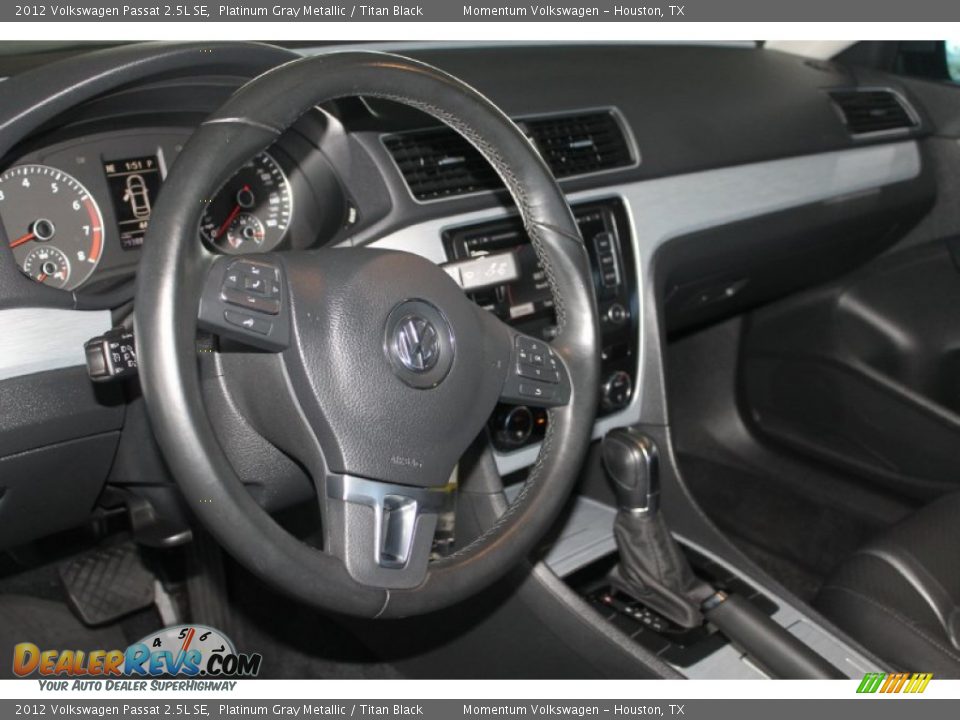 2012 Volkswagen Passat 2.5L SE Platinum Gray Metallic / Titan Black Photo #14