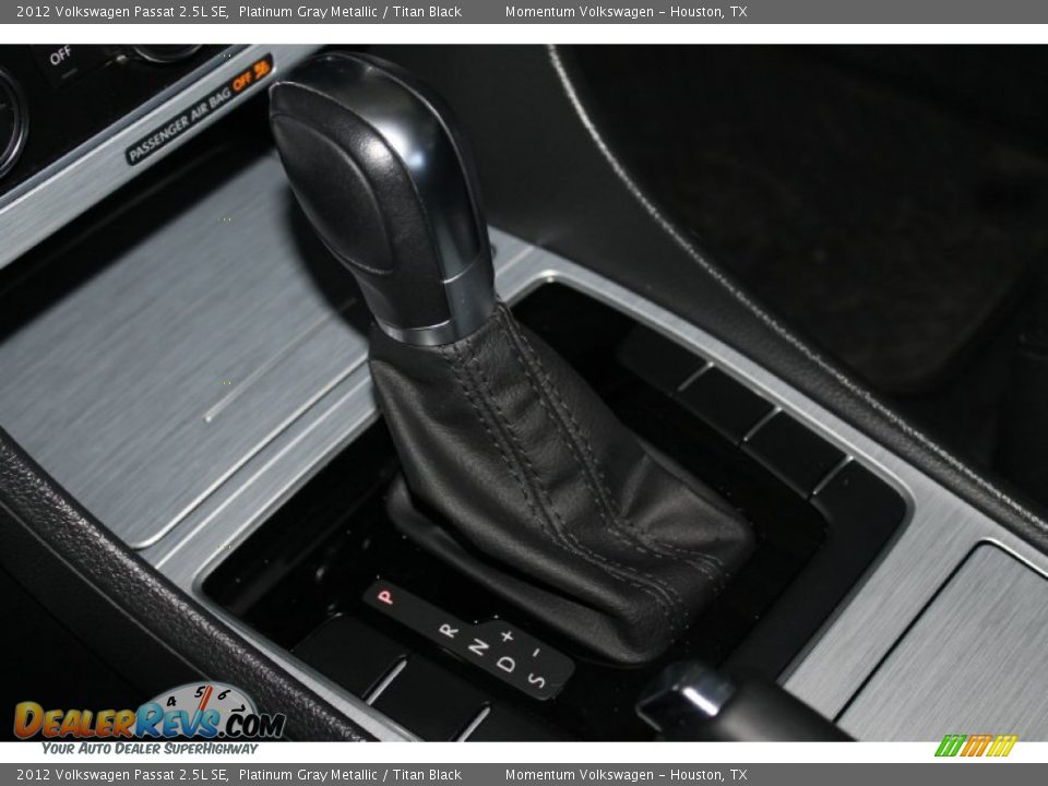 2012 Volkswagen Passat 2.5L SE Platinum Gray Metallic / Titan Black Photo #21
