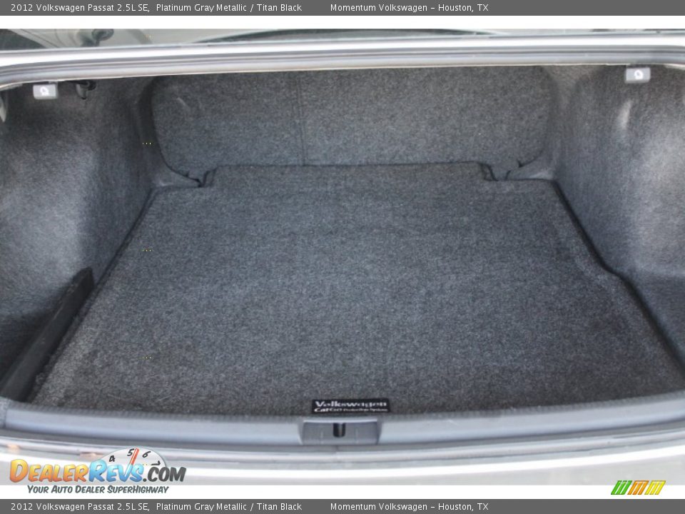 2012 Volkswagen Passat 2.5L SE Platinum Gray Metallic / Titan Black Photo #27