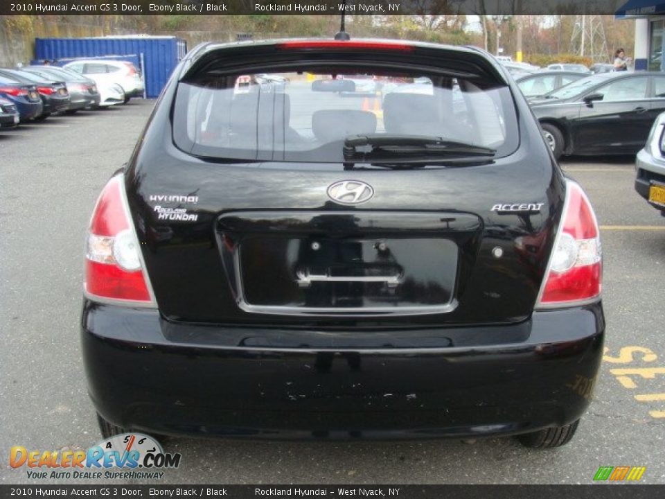 2010 Hyundai Accent GS 3 Door Ebony Black / Black Photo #5