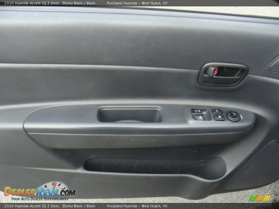 2010 Hyundai Accent GS 3 Door Ebony Black / Black Photo #7