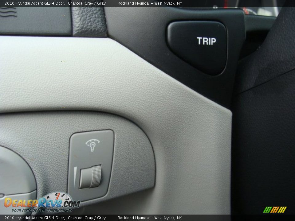 2010 Hyundai Accent GLS 4 Door Charcoal Gray / Gray Photo #11