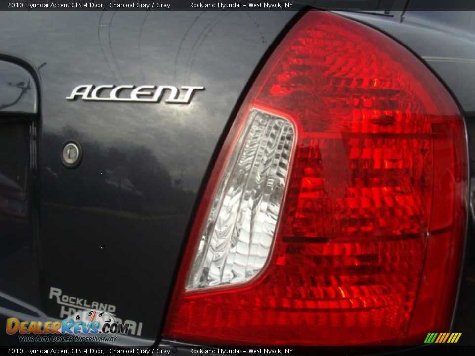 2010 Hyundai Accent GLS 4 Door Charcoal Gray / Gray Photo #19