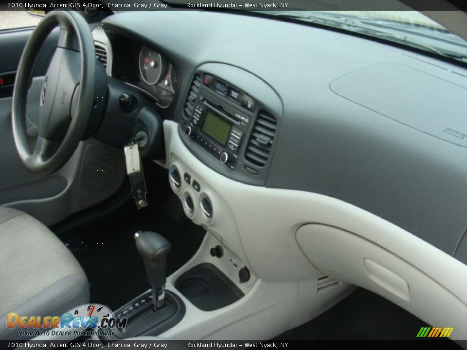 2010 Hyundai Accent GLS 4 Door Charcoal Gray / Gray Photo #22
