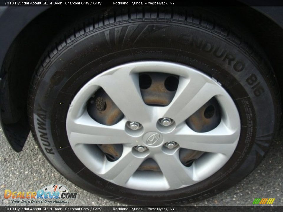 2010 Hyundai Accent GLS 4 Door Charcoal Gray / Gray Photo #24