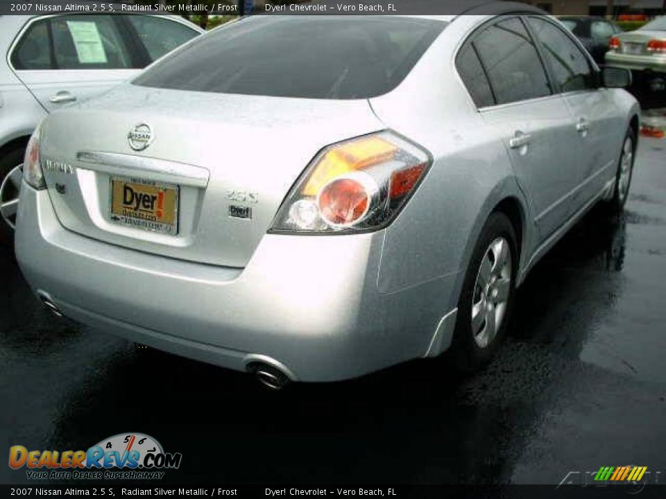 2007 Nissan Altima 2.5 S Radiant Silver Metallic / Frost Photo #4