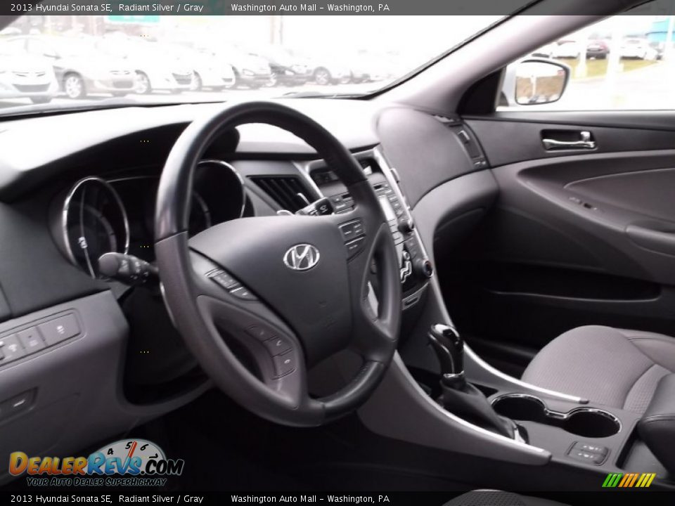 2013 Hyundai Sonata SE Radiant Silver / Gray Photo #9