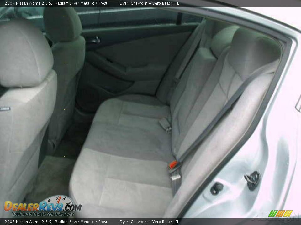 2007 Nissan Altima 2.5 S Radiant Silver Metallic / Frost Photo #17