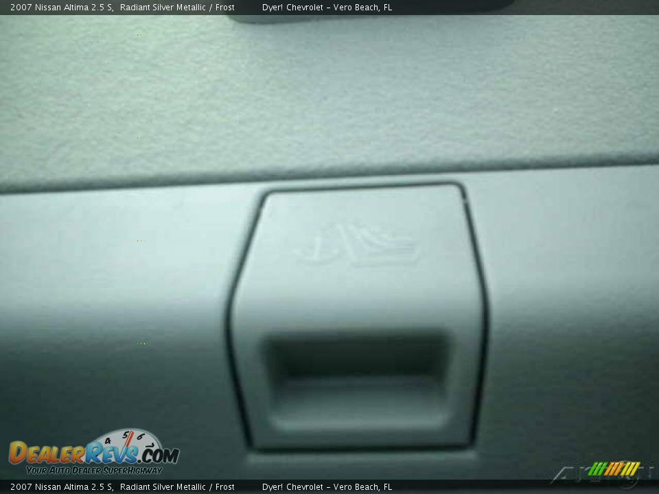 2007 Nissan Altima 2.5 S Radiant Silver Metallic / Frost Photo #18