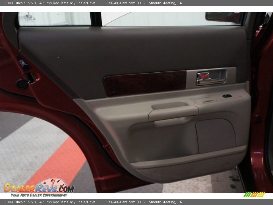 2004 Lincoln LS V8 Autumn Red Metallic / Shale/Dove Photo #15