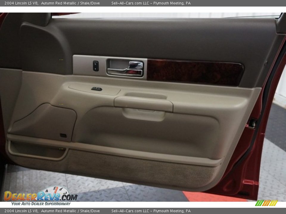 2004 Lincoln LS V8 Autumn Red Metallic / Shale/Dove Photo #17