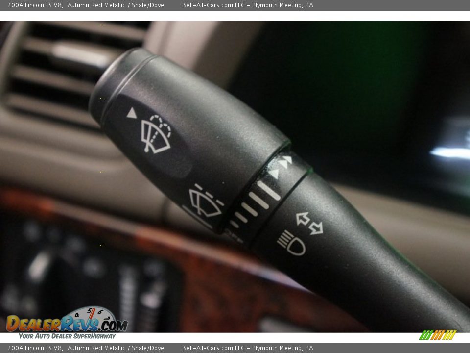 2004 Lincoln LS V8 Autumn Red Metallic / Shale/Dove Photo #25