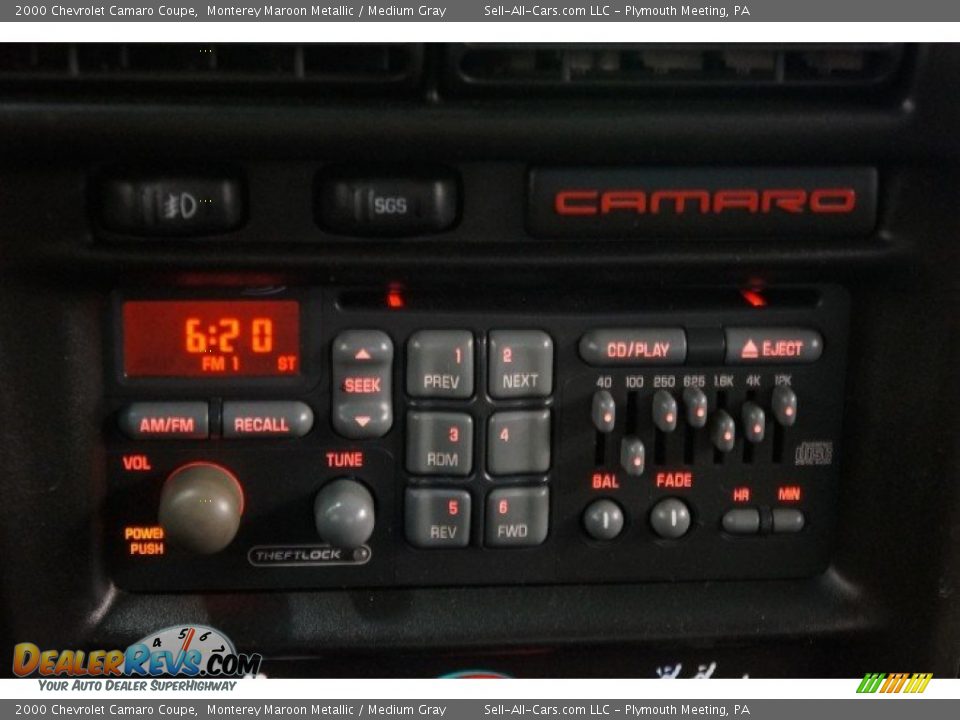 Controls of 2000 Chevrolet Camaro Coupe Photo #25