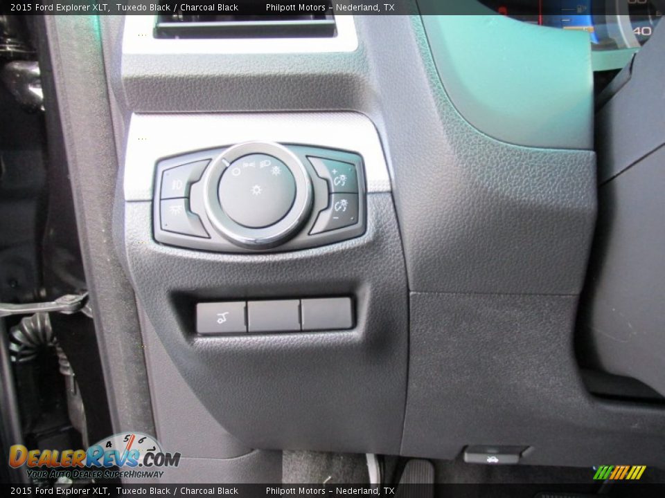 2015 Ford Explorer XLT Tuxedo Black / Charcoal Black Photo #35